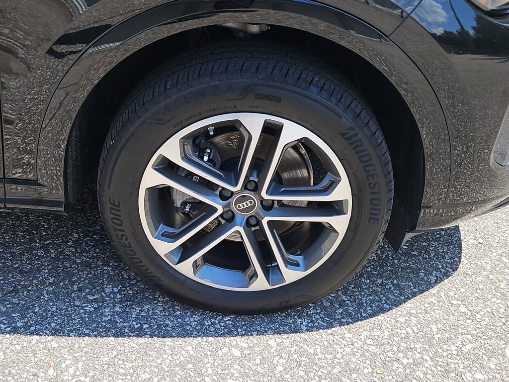 Certified 2025 Audi Q5 Premium w/ Convenience Package AWD/4WD image 9