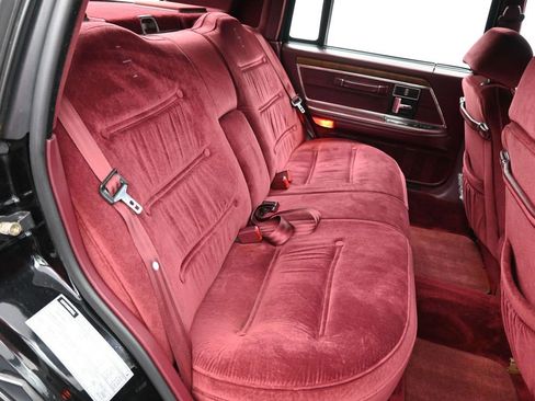 Used 1990 Lincoln Continental Signature image 18