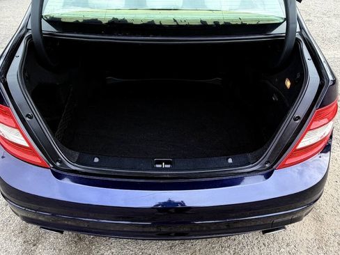 Used 2009 Mercedes-Benz C 300 Sedan image 9