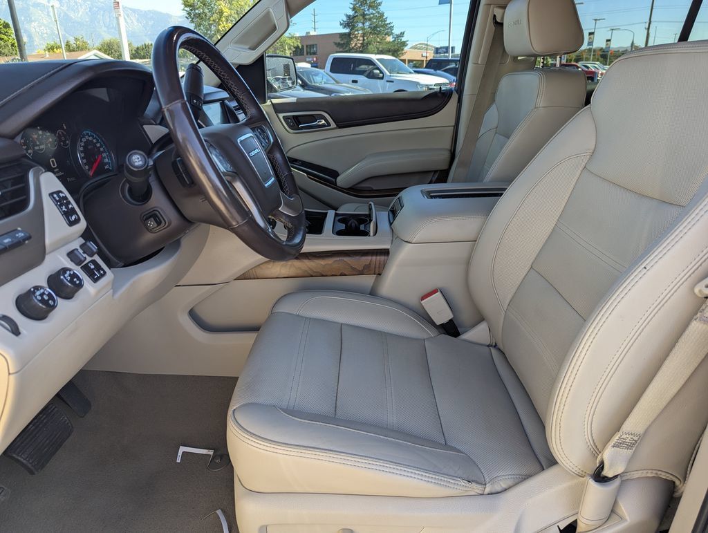 Used 2020 GMC Yukon Denali w/ Denali Ultimate Package AWD/4WD image 25