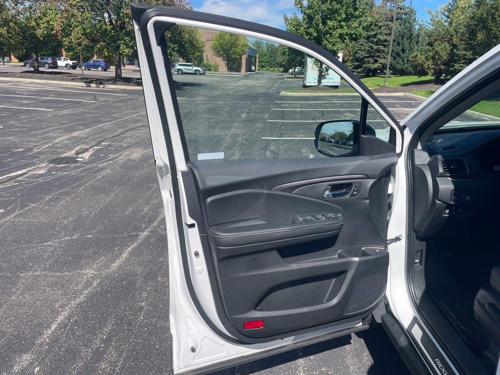 Used 2025 Honda Ridgeline RTL image 10