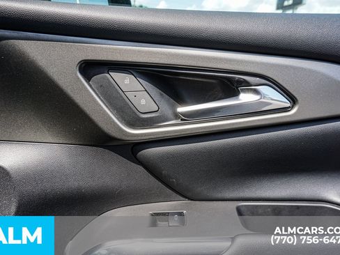 Used 2025 Chevrolet Traverse LT FWD image 51