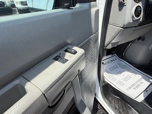 Used 2014 Ford E-250 and Econoline 250 Extended w/ Power Group image 18