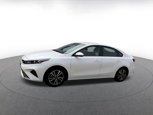 Used 2024 Kia Forte LXS FWD image 9