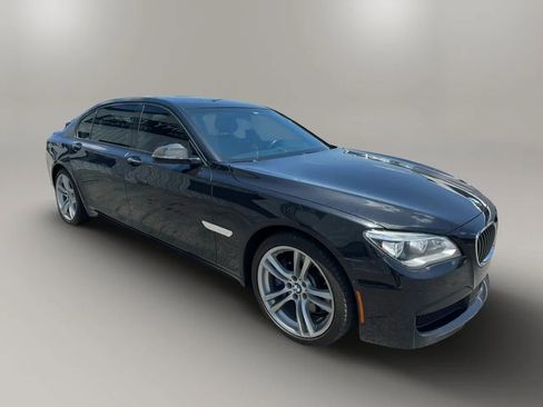 Used 2015 BMW 750Li xDrive AWD/4WD image 4