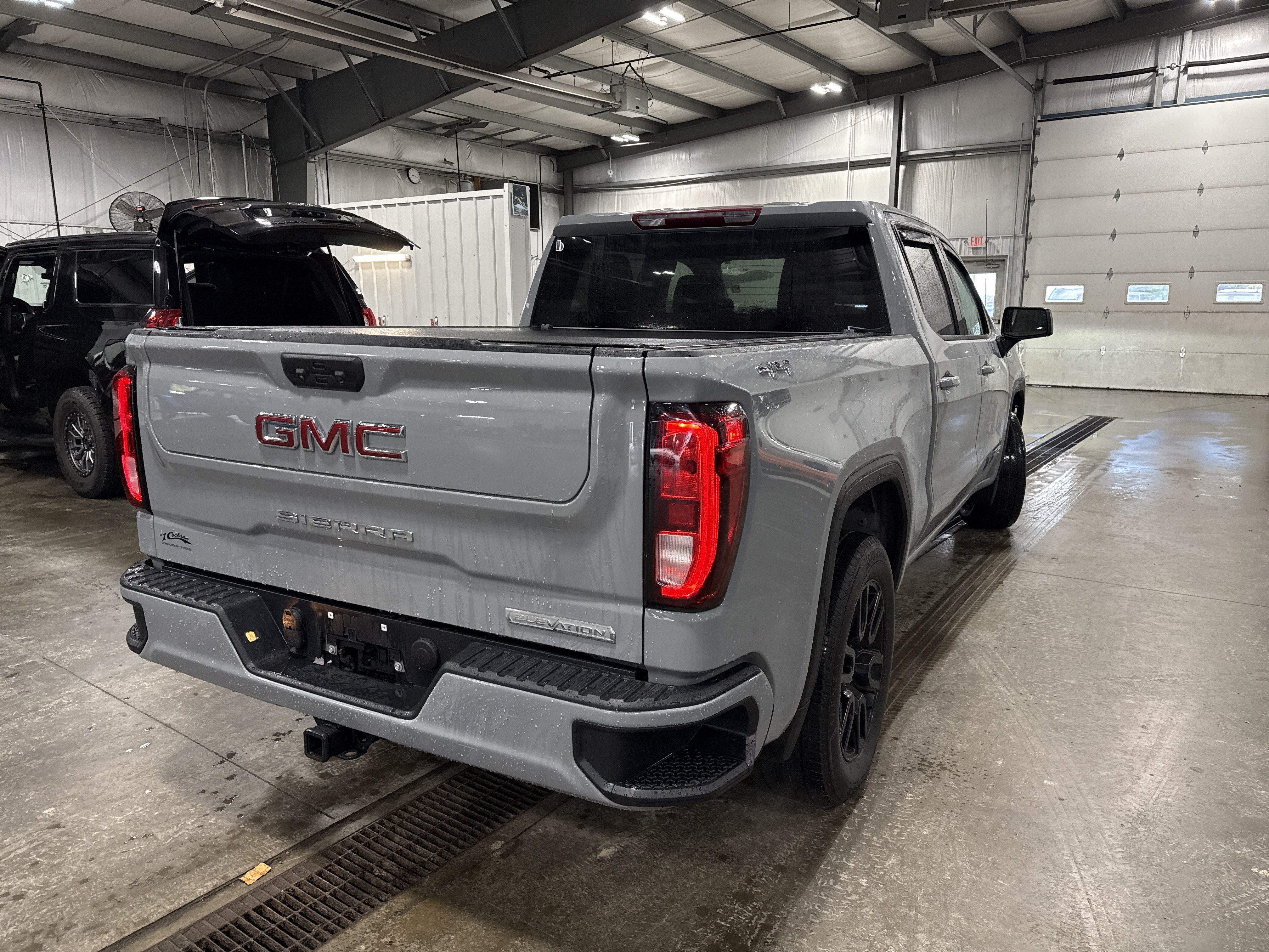 Used 2024 GMC Sierra 1500 Elevation AWD/4WD image 3