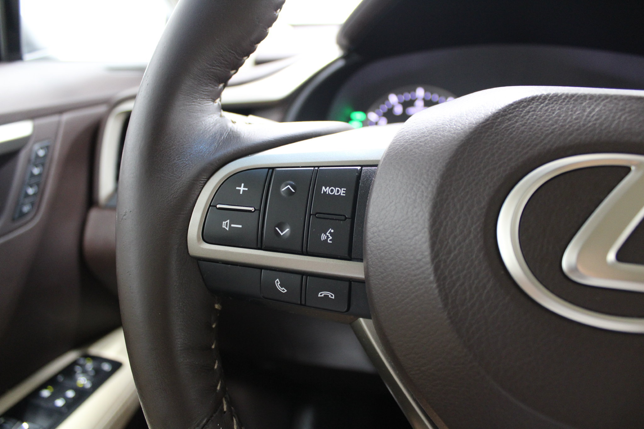 Used 2017 Lexus RX 350 AWD w/ Premium Package image 39