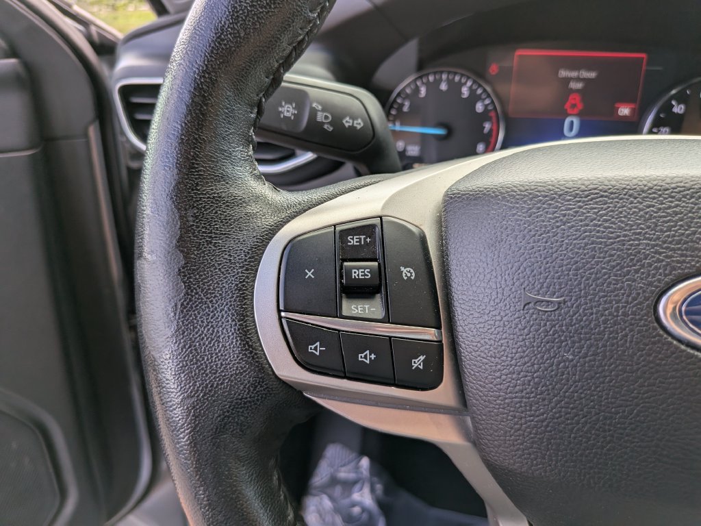 Used 2024 Ford Explorer XLT w/ Equipment Group 202A RWD image 30