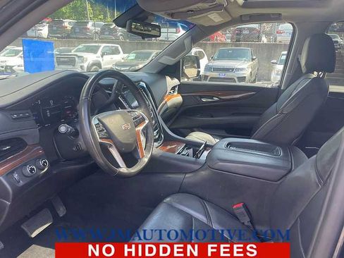 Used 2019 Cadillac Escalade ESV Luxury AWD/4WD image 2