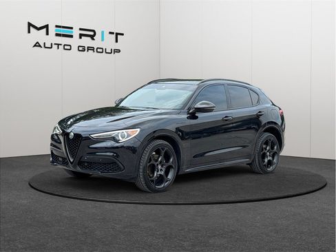 Used 2023 Alfa Romeo Stelvio Estrema AWD/4WD image 4