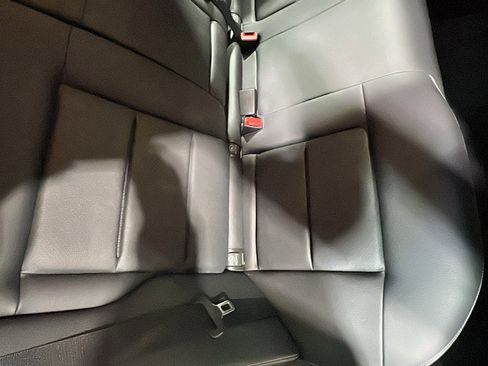 Used 2015 Mercedes-Benz E 350 4MATIC Sedan image 18