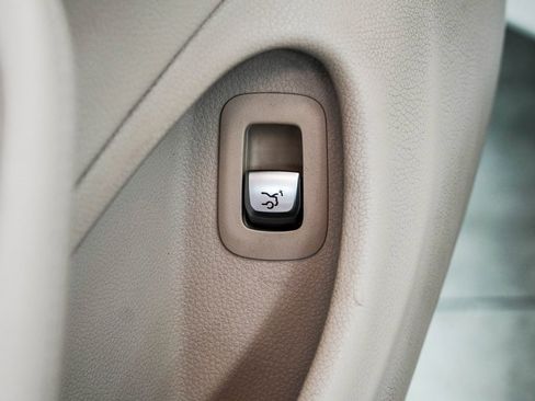 Used 2018 Mercedes-Benz C 300 Cabriolet image 31