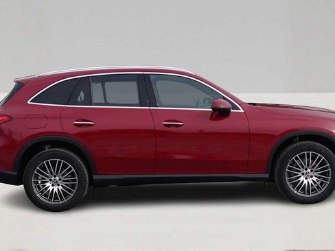 Used 2026 Mercedes-Benz GLC 300 4MATIC image 4