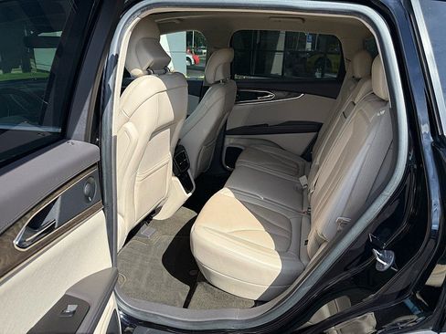 Used 2019 Lincoln Nautilus Reserve FWD image 12