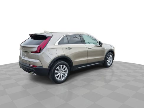 Certified 2023 Cadillac XT4 Luxury w/ Cold Weather Package FWD image 8