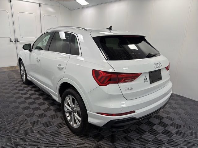 Used 2022 Audi Q3 2.0T Premium Plus w/ Premium Plus Package AWD/4WD image 4