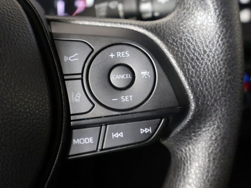 Used 2025 Toyota RAV4 XLE FWD image 37
