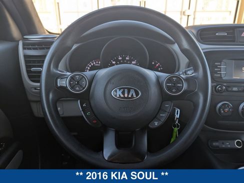 Used 2016 Kia Soul + image 24