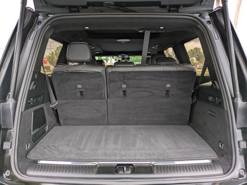 Used 2022 Jeep Grand Wagoneer Series III AWD/4WD image 10