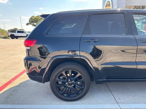 Used 2022 Jeep Grand Cherokee Laredo X RWD image 36