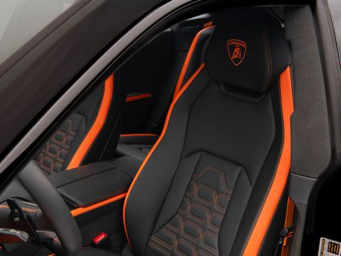 Used 2026 Lamborghini Urus SE AWD/4WD image 16