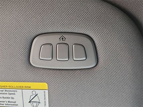 Used 2017 Ford F150 Lariat image 31