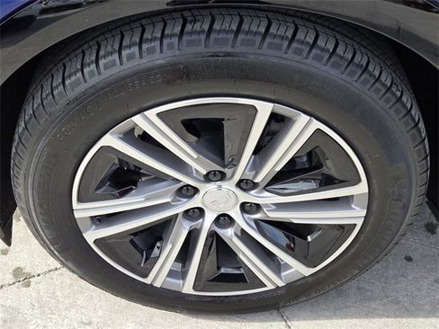 Used 2024 Cadillac Lyriq Luxury w/ LPO, Floor Liner Package image 9