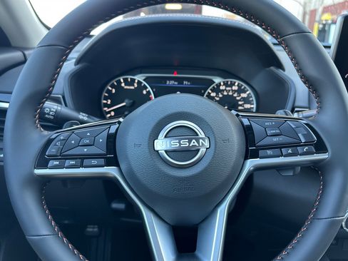 New 2025 Nissan Altima 2.5 SR w/ SR Premium Package image 22