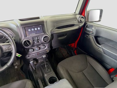 Used 2018 Jeep Wrangler Unlimited Sport S AWD/4WD image 23