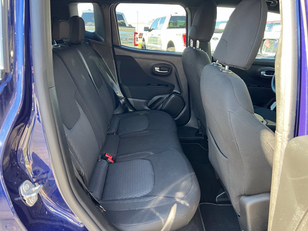 Used 2021 Jeep Renegade Latitude w/ Luxury Group II AWD/4WD image 21