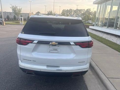 Used 2022 Chevrolet Traverse Premier AWD/4WD image 7