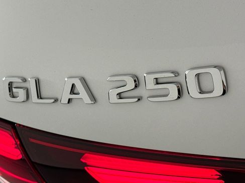 New 2026 Mercedes-Benz GLA 250 image 8