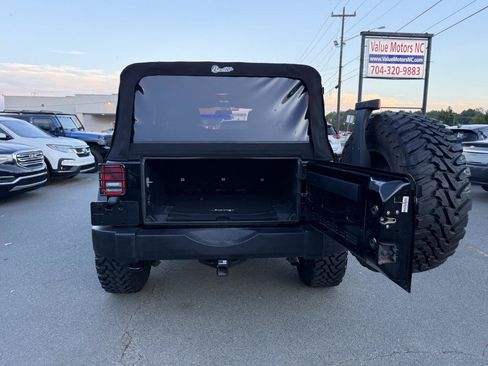 Used 2015 Jeep Wrangler Unlimited Sport w/ Connectivity Group AWD/4WD image 11