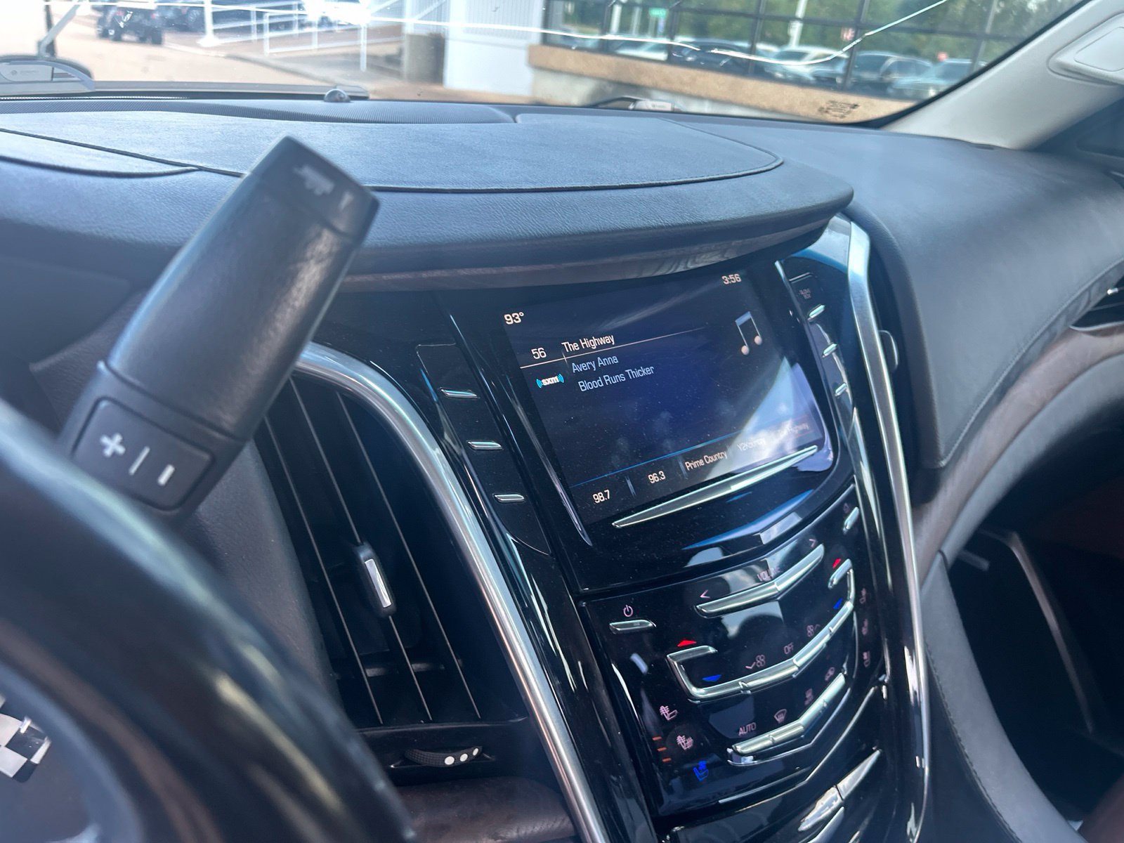 Used 2019 Cadillac Escalade Luxury AWD/4WD image 10