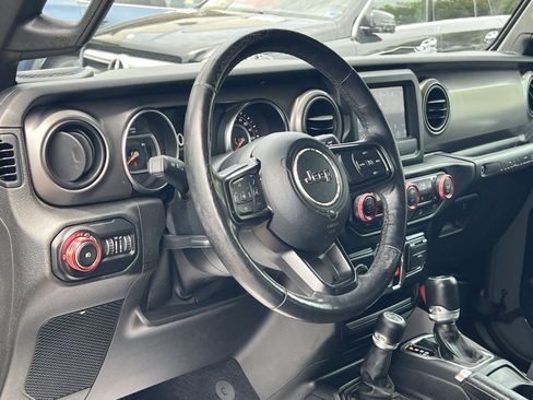 Used 2019 Jeep Wrangler Unlimited Sport S AWD/4WD image 16