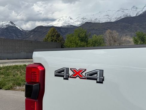 Used 2025 Ford F350 Lariat AWD/4WD image 15