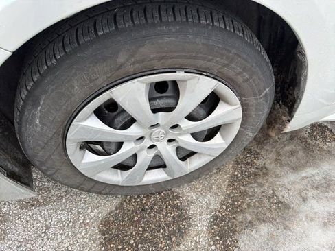 Used 2023 Toyota Corolla LE image 5