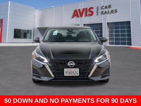 Used 2025 Nissan Altima 2.5 SV FWD image 2