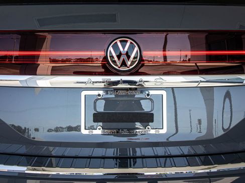New 2026 Volkswagen Atlas SEL AWD/4WD image 17