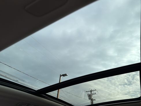 Certified 2025 Volvo XC60 B5 Core image 8