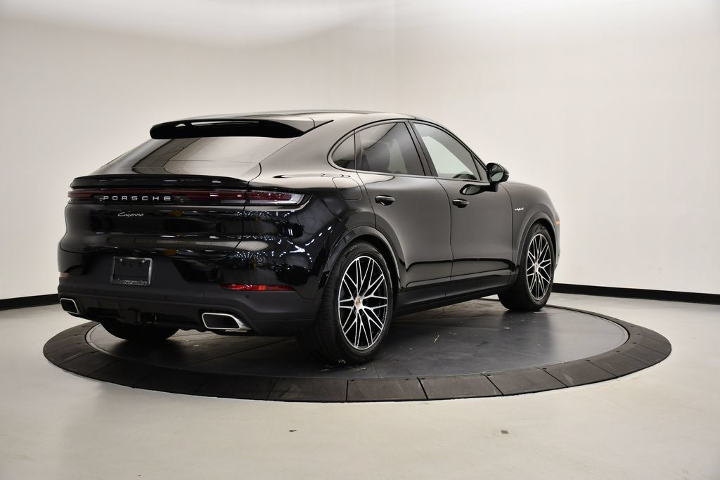 Certified 2025 Porsche Cayenne E-Hybrid Coupe AWD/4WD image 7