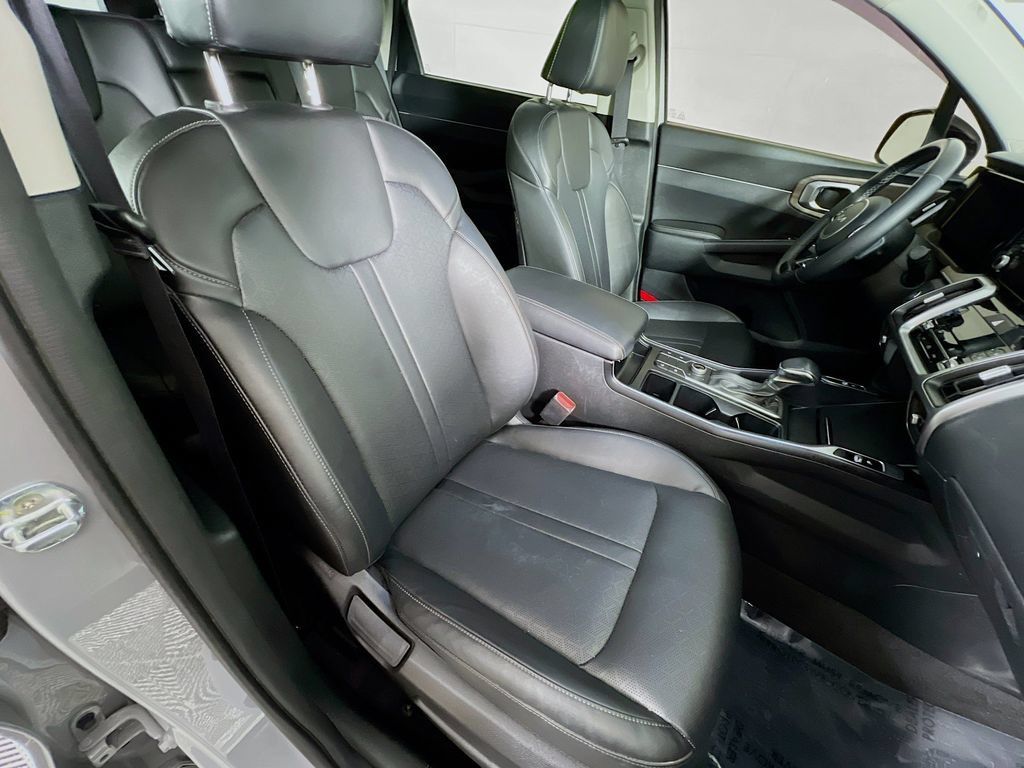 Used 2022 Kia Sorento S w/ Panoramic Sunroof Package AWD/4WD image 30