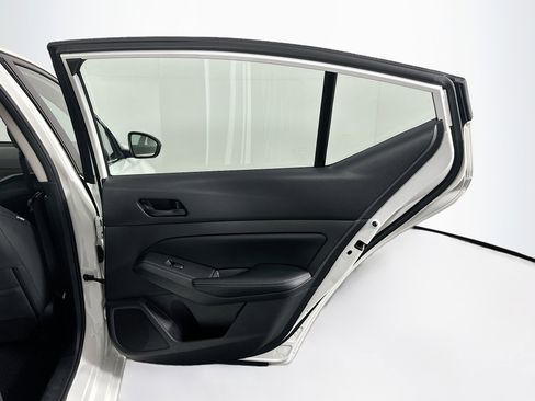 Used 2025 Nissan Altima 2.5 SV image 27