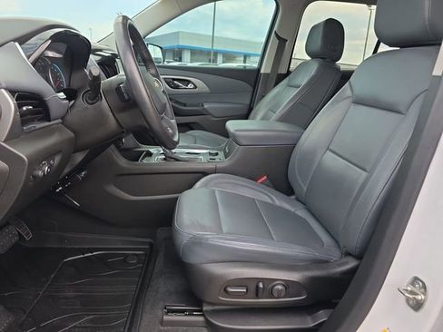 Used 2020 Chevrolet Traverse LT w/ LT Premium Package image 10