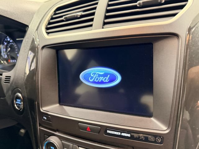 Used 2017 Ford Explorer XLT w/ Equipment Group 202A AWD/4WD image 40
