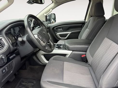 Used 2021 Nissan Titan SV w/ SV Convenience Package AWD/4WD image 11