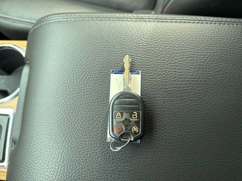 Used 2011 Ford F150 Lariat w/ Off-Road Pkg image 27