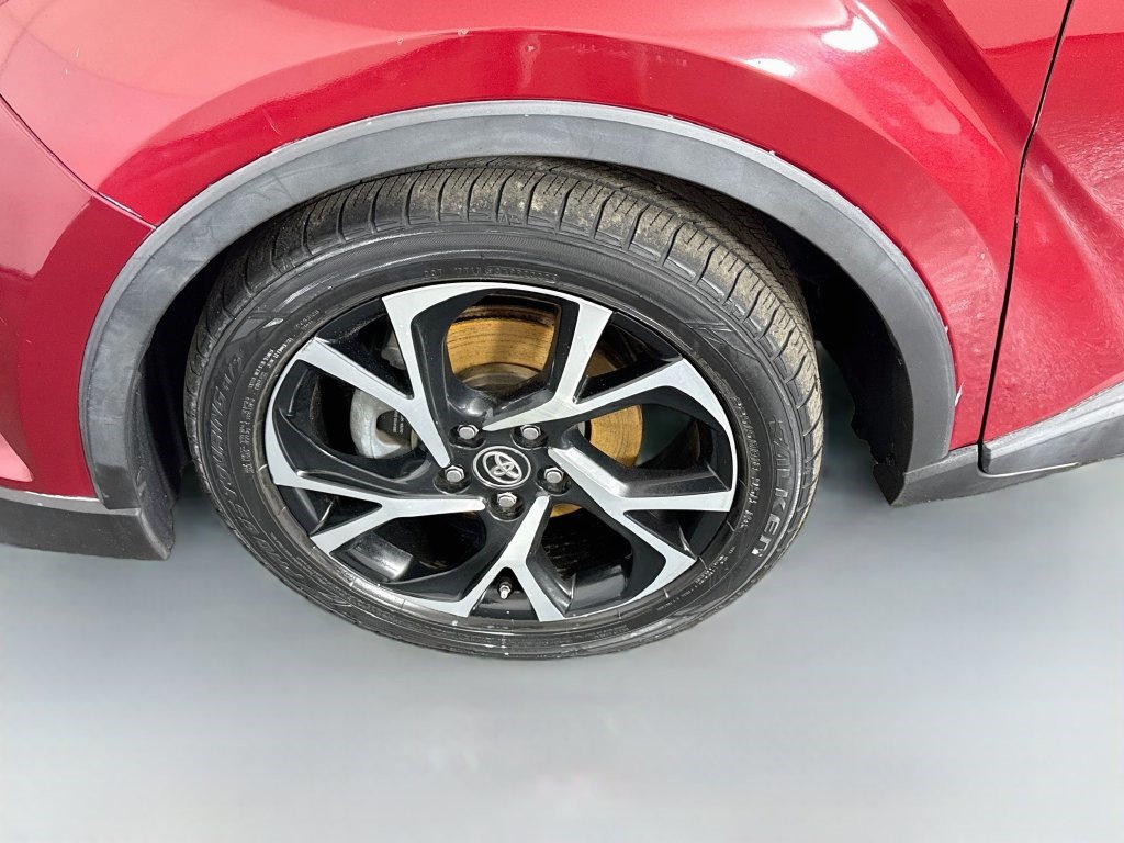 Used 2018 Toyota C-HR XLE FWD image 37