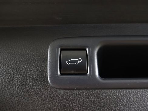 Used 2025 Toyota Highlander XSE image 22