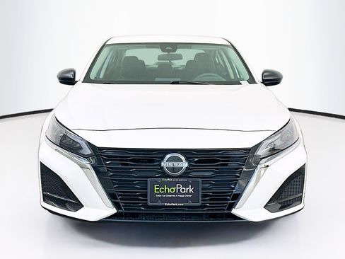 Used 2025 Nissan Altima 2.5 SV image 2